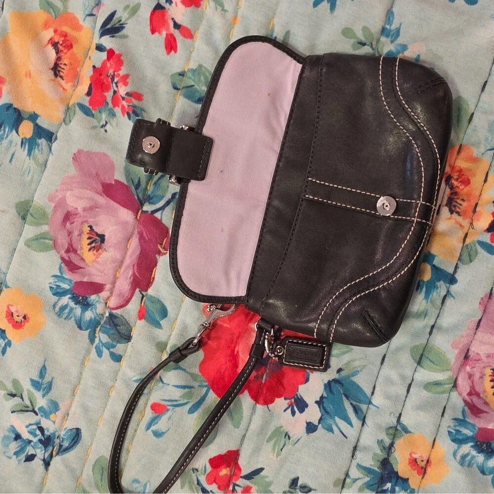 Coach small Black Wristlet Wristlet Y2K - Picture 7 of 10
